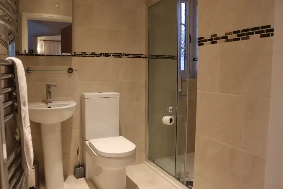 Ensuite bathroom at The Anchorage @ Nables Farm