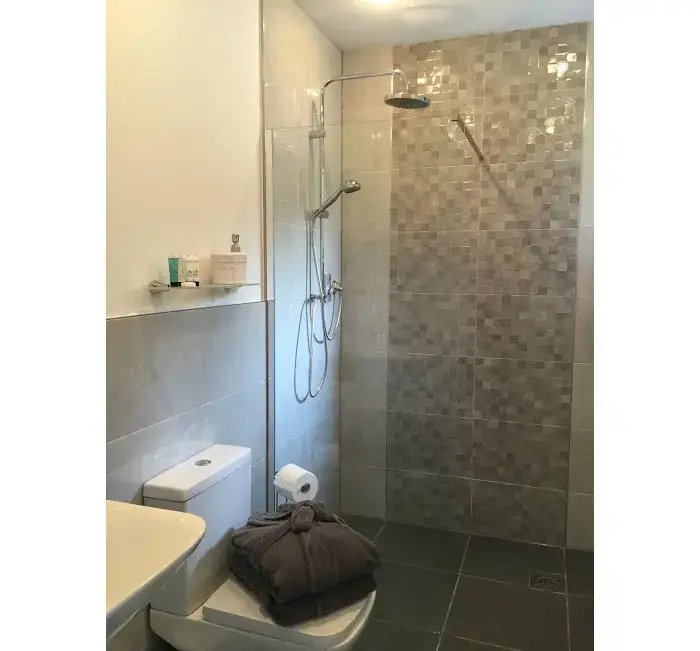 Shower room at The Barn at RyePark House