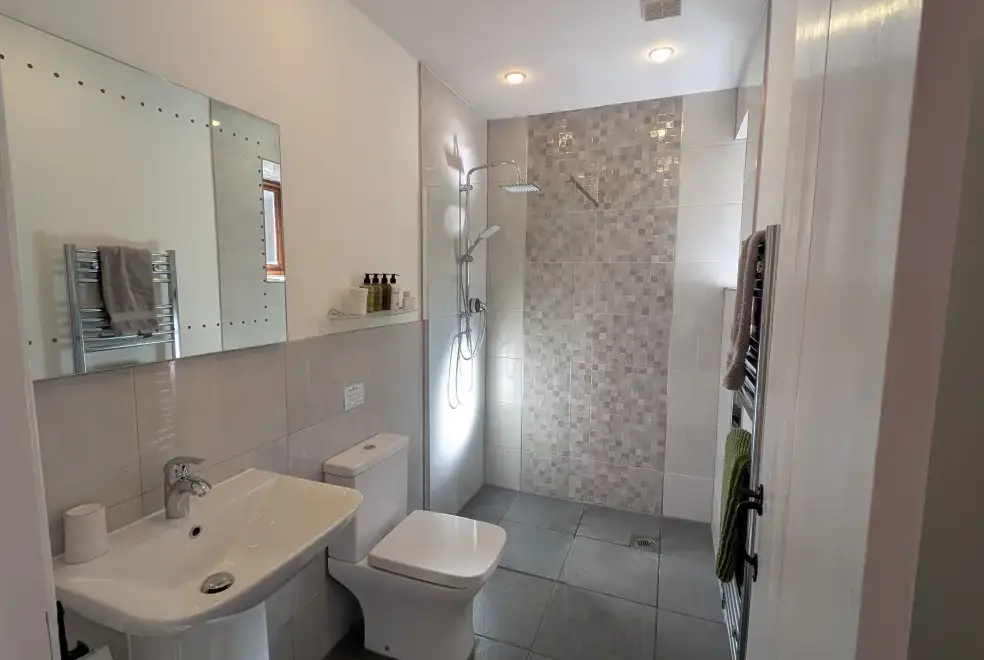 Shower room at The Barn at RyePark House