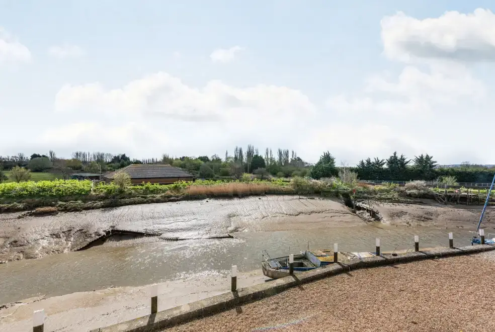 Surrounding area near The Boathouse Romantic Apartment