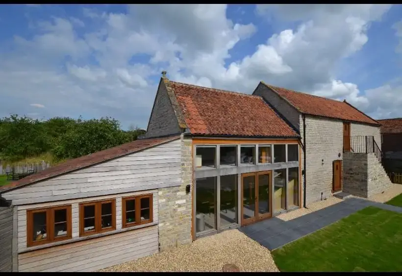 The Cider Barn, from the outside