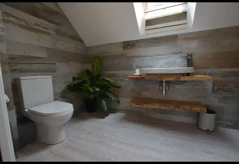 Shower room at The Cider Barn