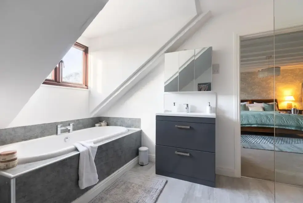 Family bathroom at The Cornmill 