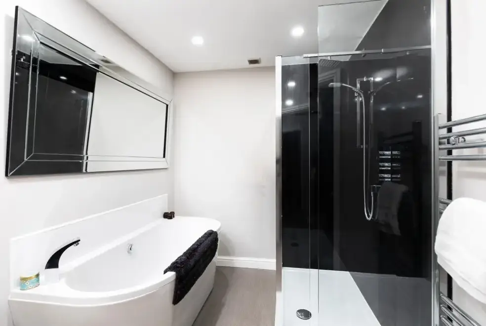Family bathroom at The Cornmill 