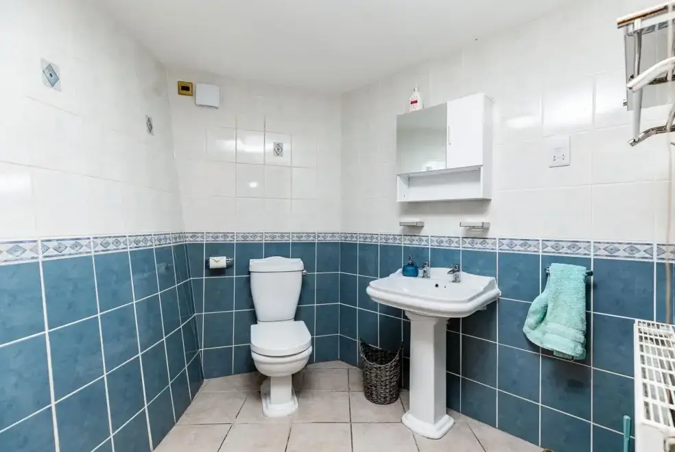 Family bathroom at The Cornmill 