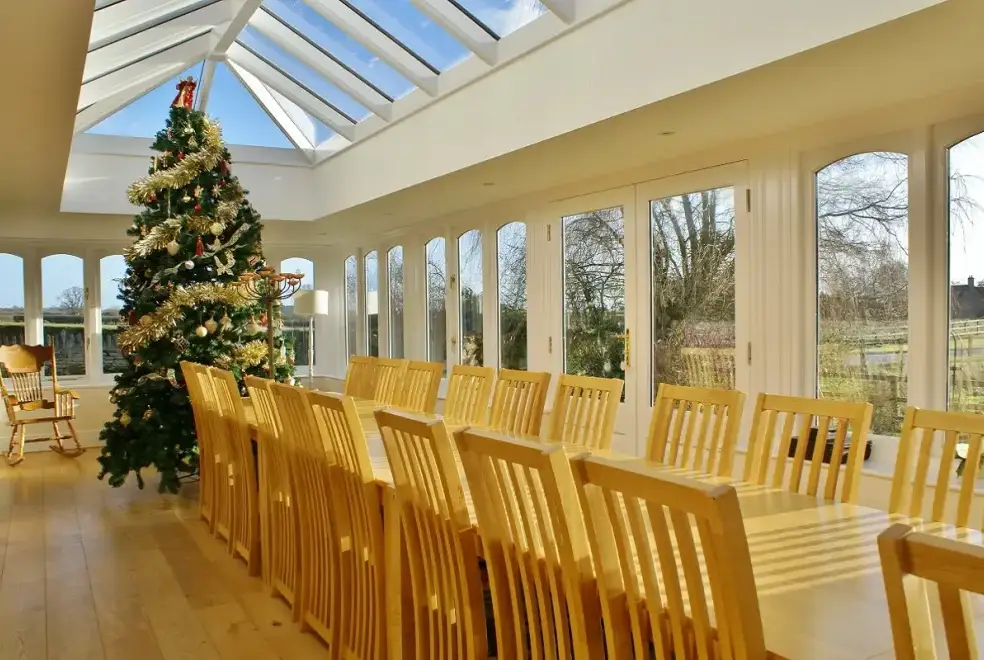 Conservatory at The Cotswold Manor Lodge, Exclusive Hot-Tub, Games Barn, 70 acres of Parkland