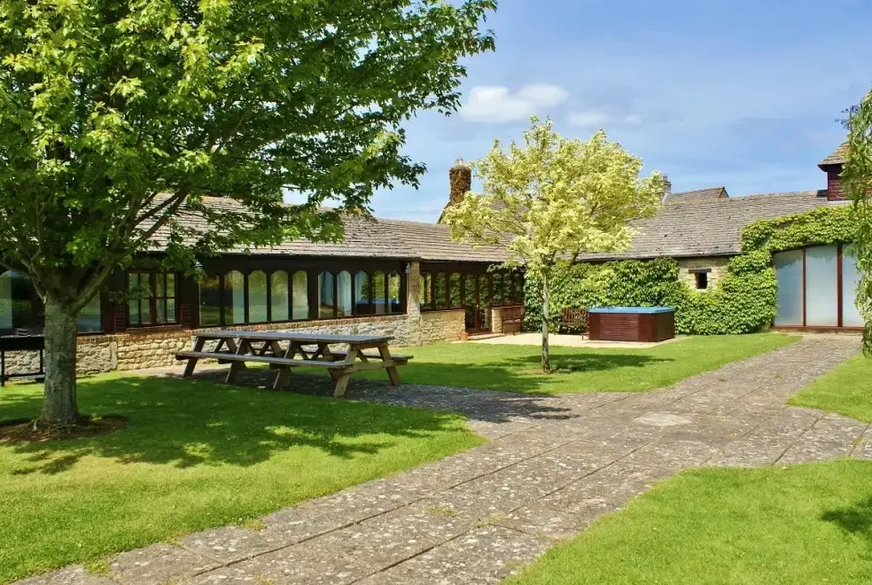 The Cotswold Manor Grange, Exclusive Hot-Tub, Games Barn, 70 acres of Parkland, from the outside
