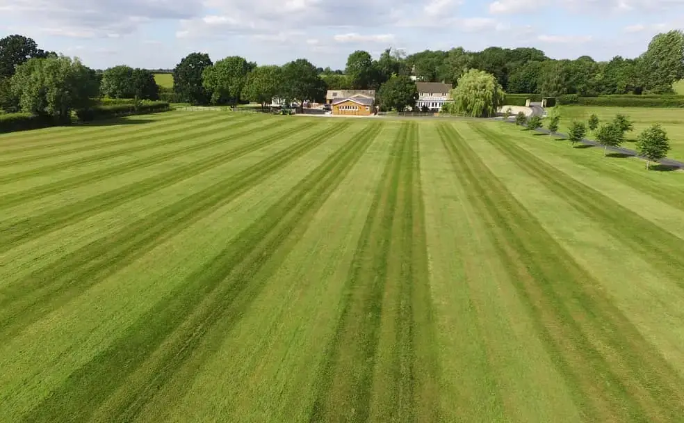 Countryside views at The Cotswold Manor Lodge, Exclusive Hot-Tub, Games Barn, 70 acres of Parkland