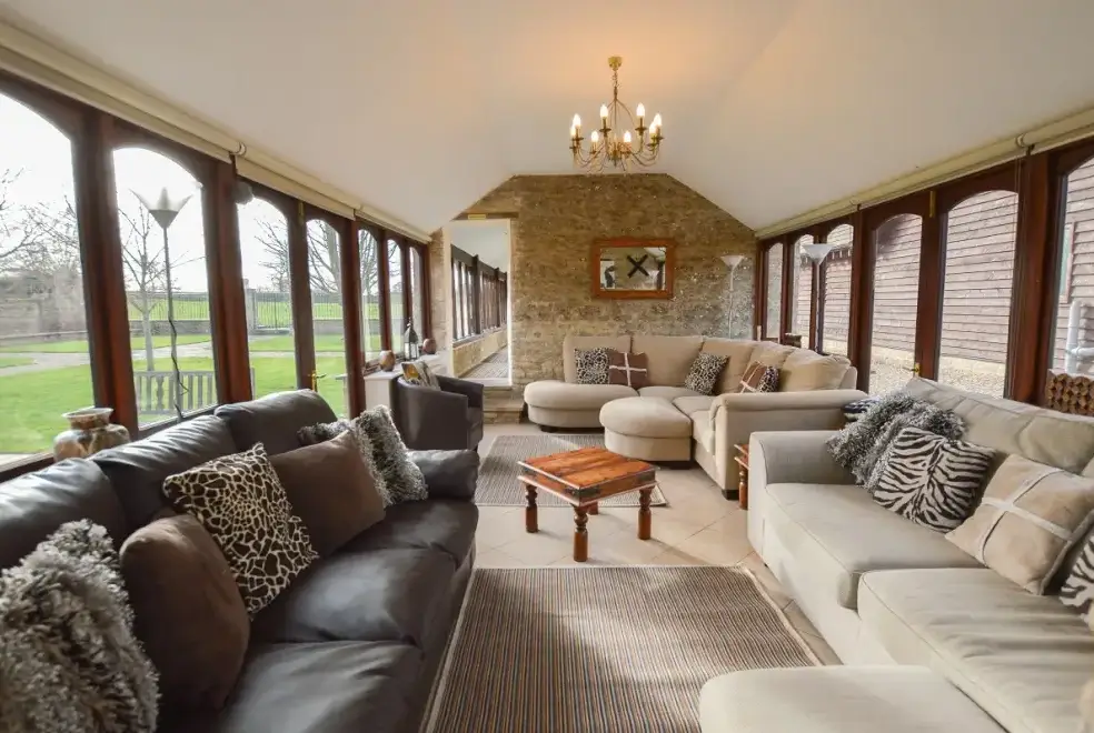 Conservatory at The Cotswold Manor Grange, Exclusive Hot-Tub, Games Barn, 70 acres of Parkland
