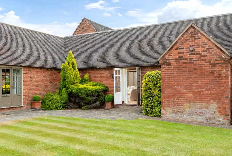 Enclosed garden at The Cowshed