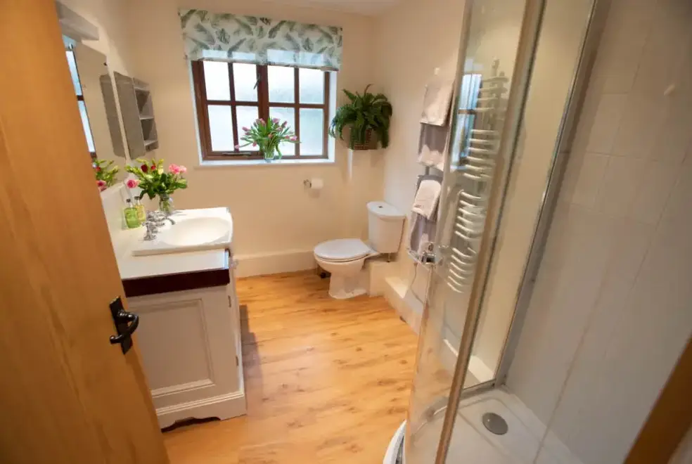 Family bathroom at The Fishing Lodge