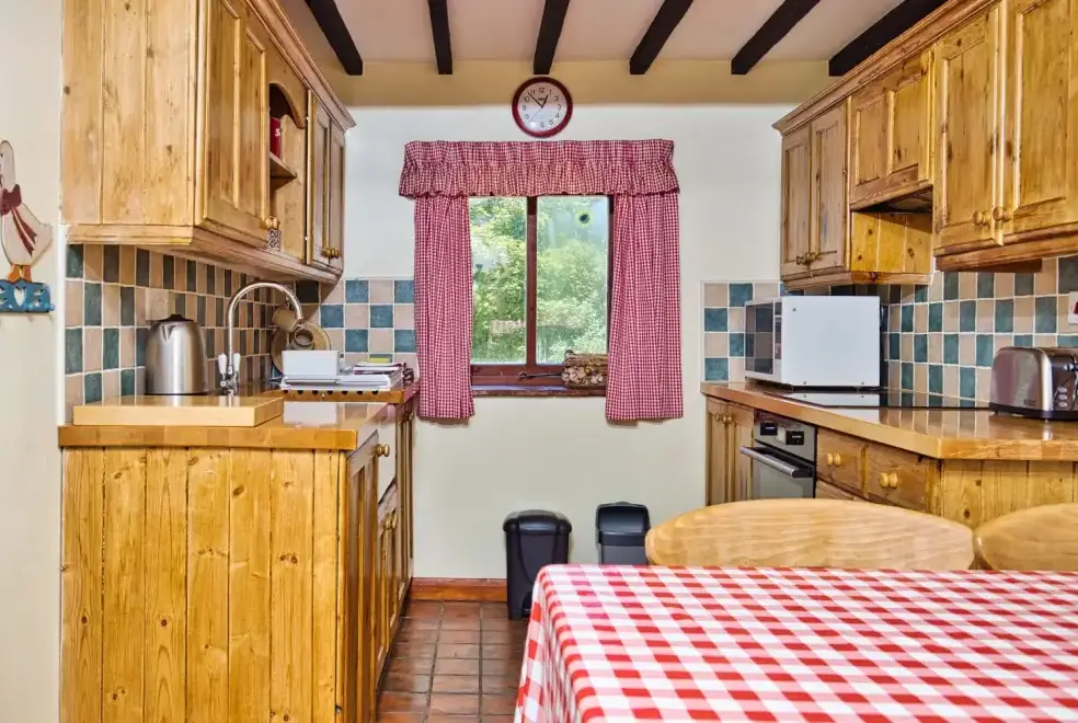 Farmhouse style kitchen at The Granary at Old Barn Cottages