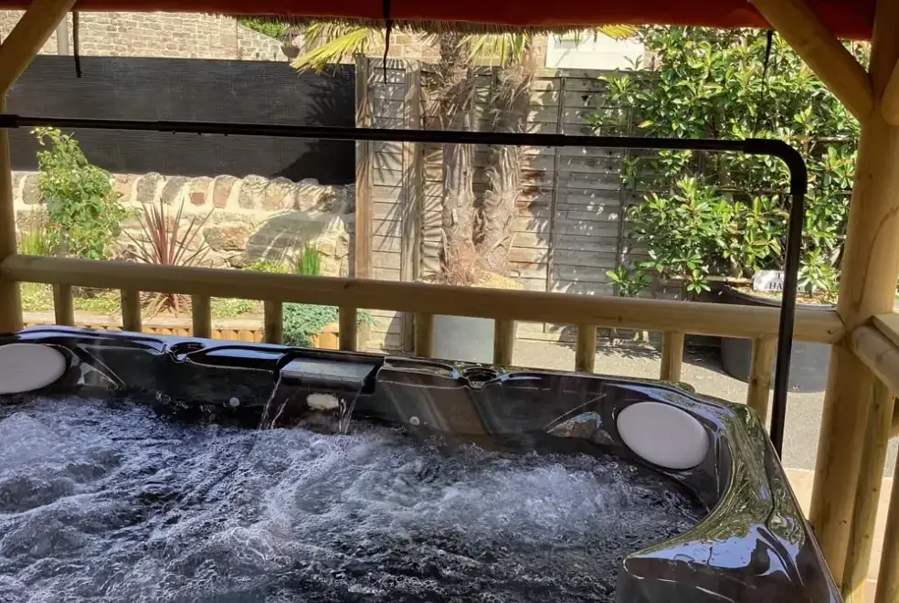 Private Hot Tub at The Haven - Luxury Sheltered Hot Tub & Games Room