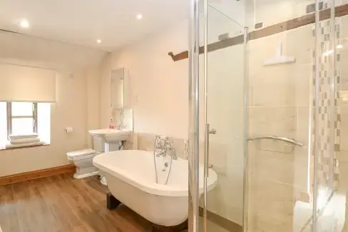 Family bathroom at The Hayloft, Norfolk