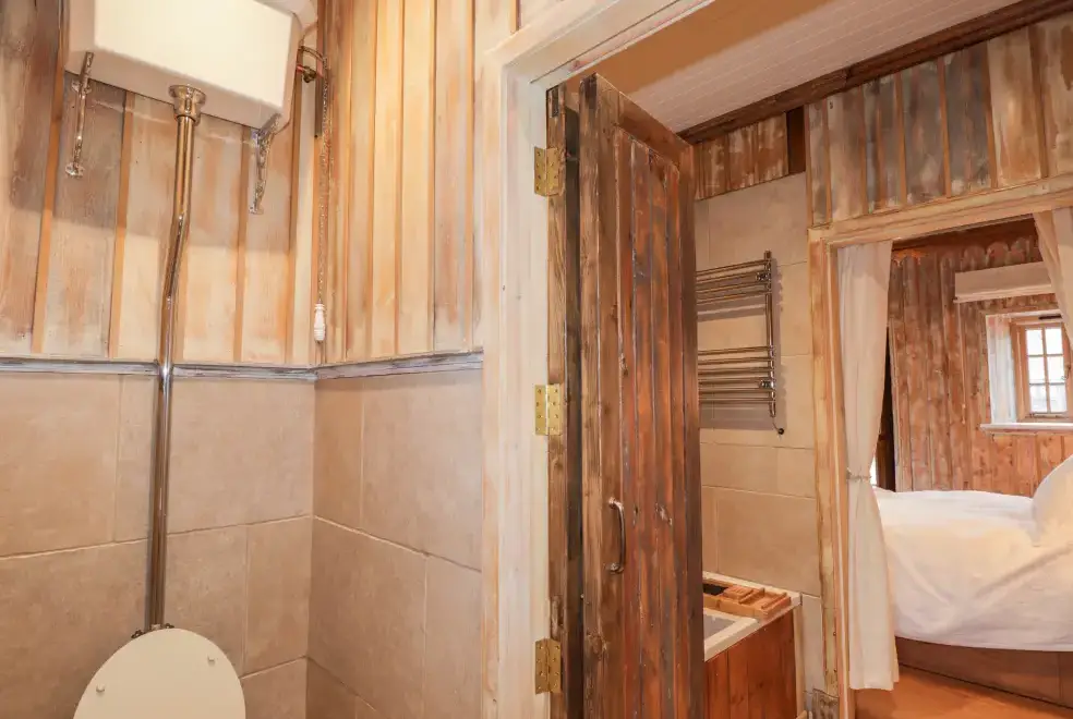 Loo at The Hen House