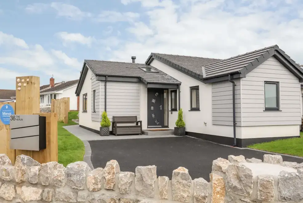 The Herun, from the outside