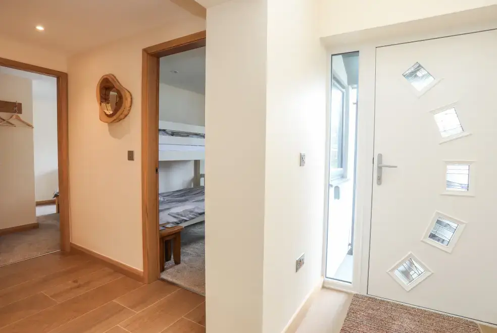 The Herun, from the outside