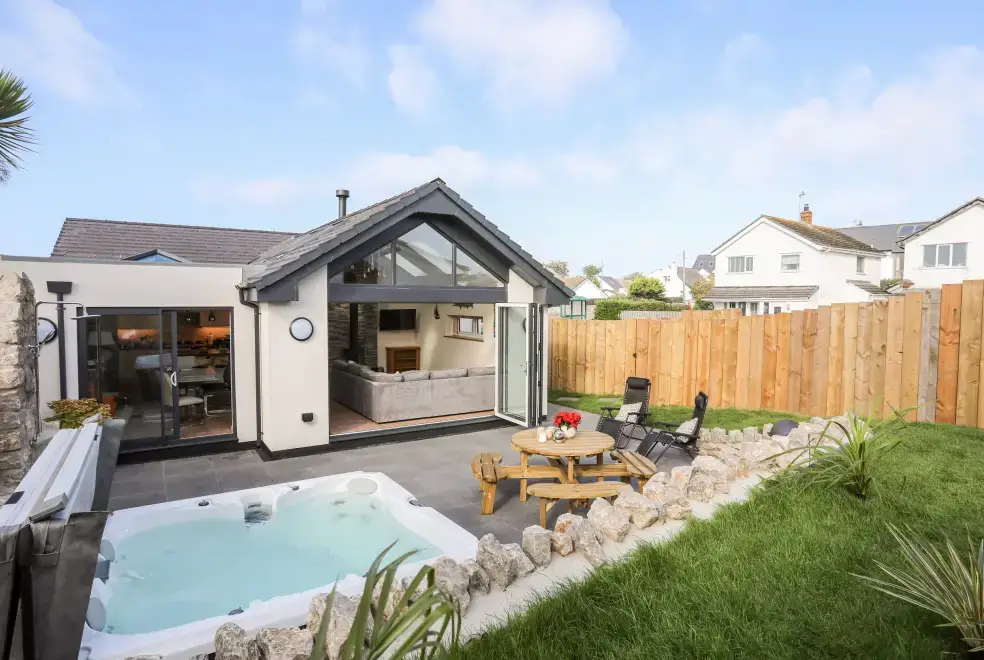 Private Hot Tub at The Herun