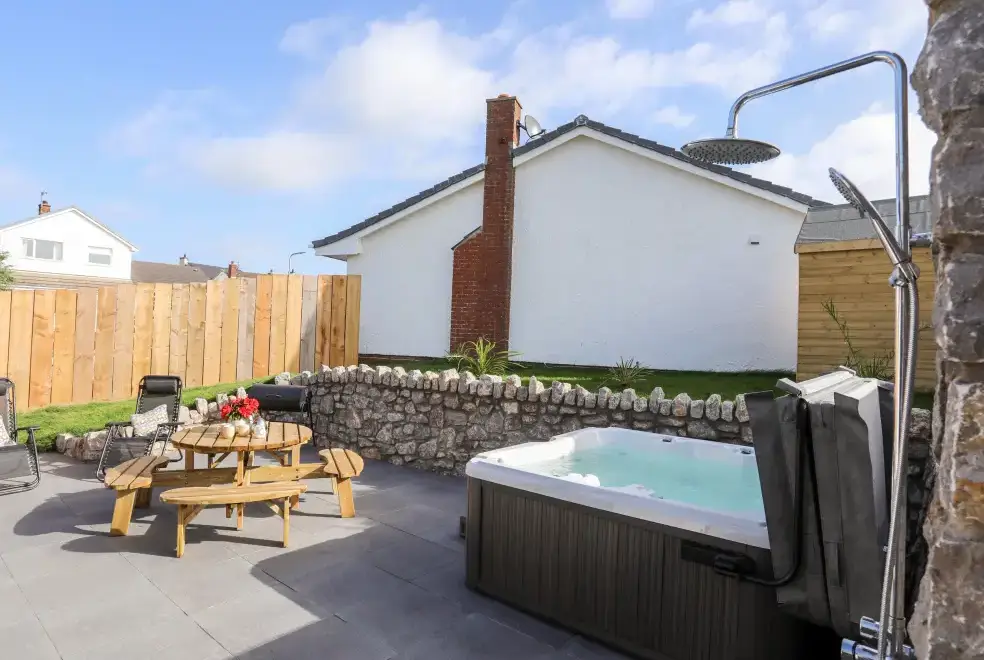 Private Hot Tub at The Herun