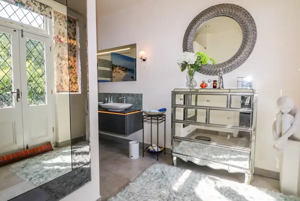 Ensuite bathroom at The Hideaway