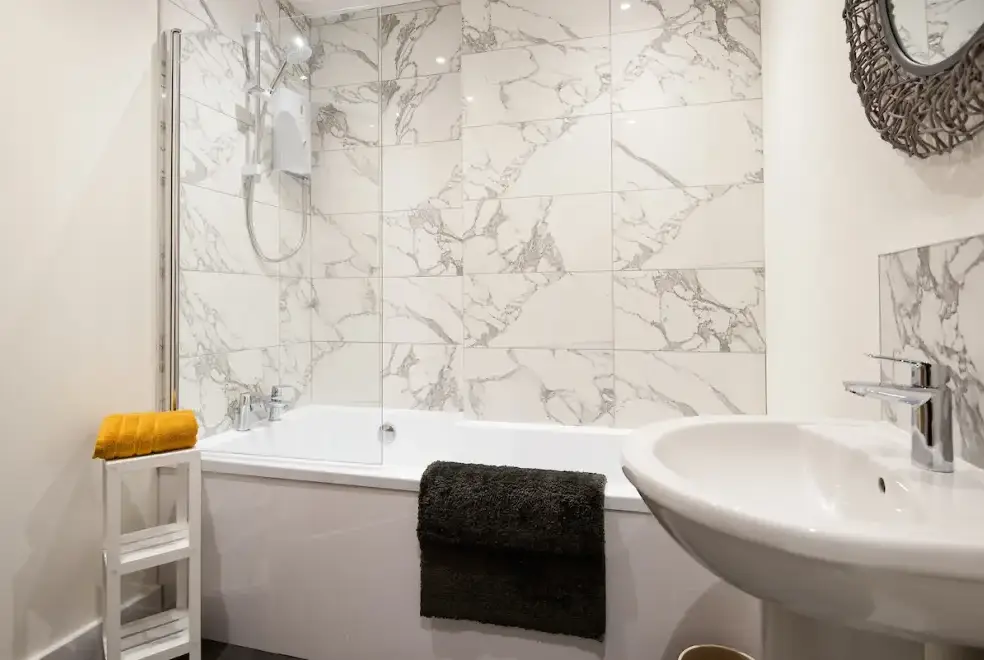 Family bathroom at The Hideaway