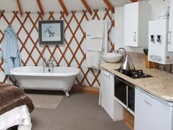 Ensuite bathroom at The Lakeside Yurt Dogs-welcome Cottage, Cotswolds 