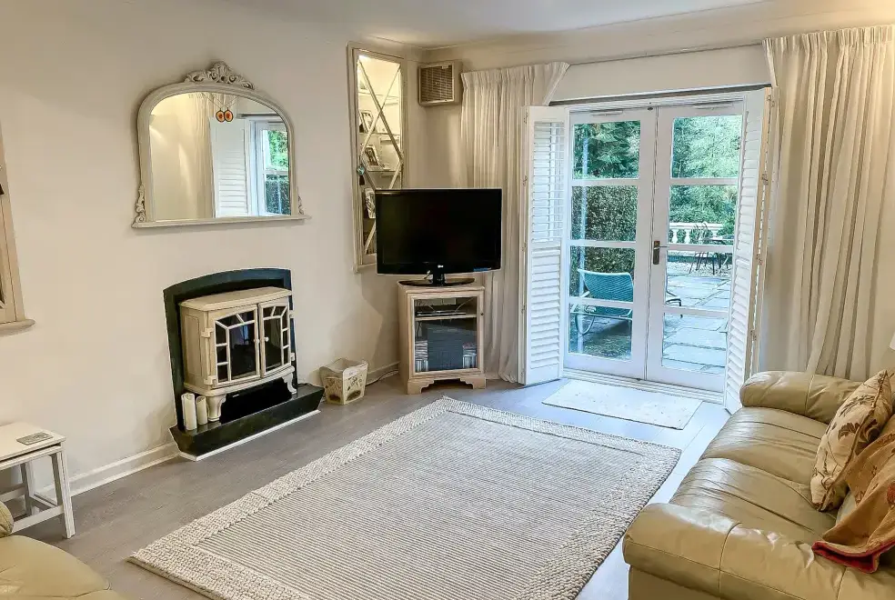 Lounge at The Lawns Luxury Apartment in Devon/Beautiful South Hams