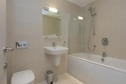 Family bathroom at The Lighthouse, Cornwall