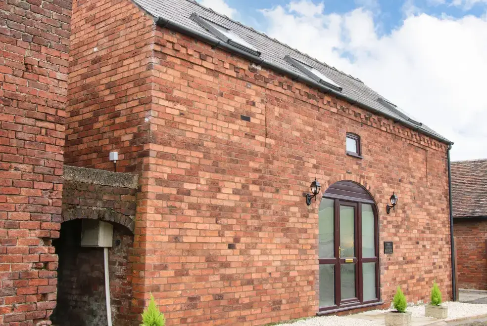 The Little Beehive, from the outside