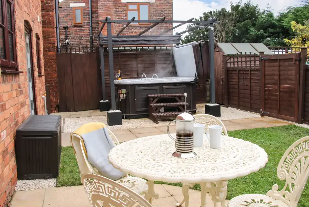 Private Hot Tub at The Little Beehive