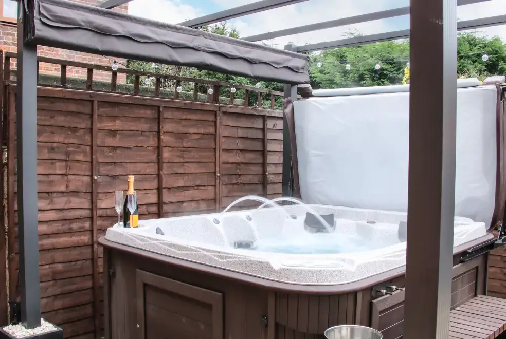 Private Hot Tub at The Little Beehive