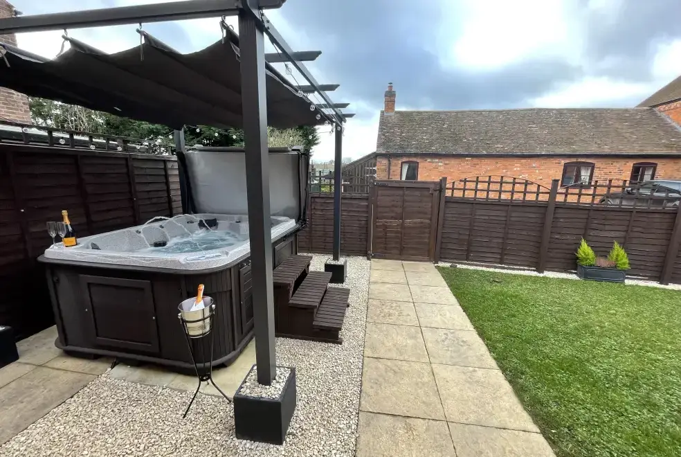 Private Hot Tub at The Little Beehive