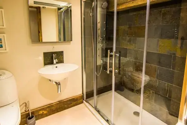 Shower room at The Malthouse