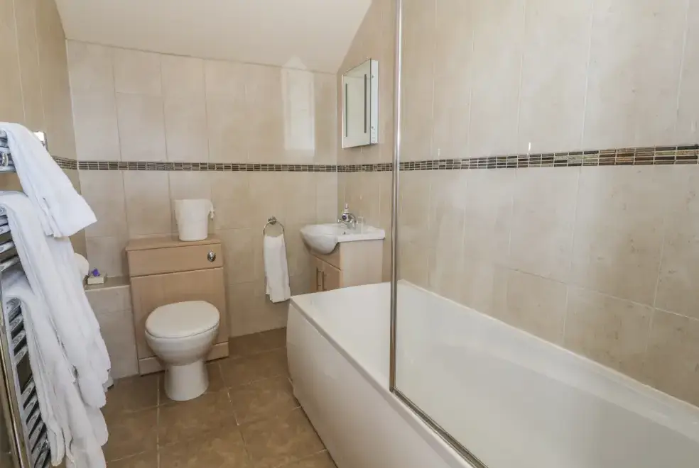 Family bathroom at The Mill Farm Cottage near Shrewsbury