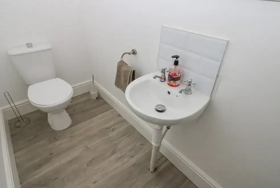 Loo at The Miners Hall Retreat