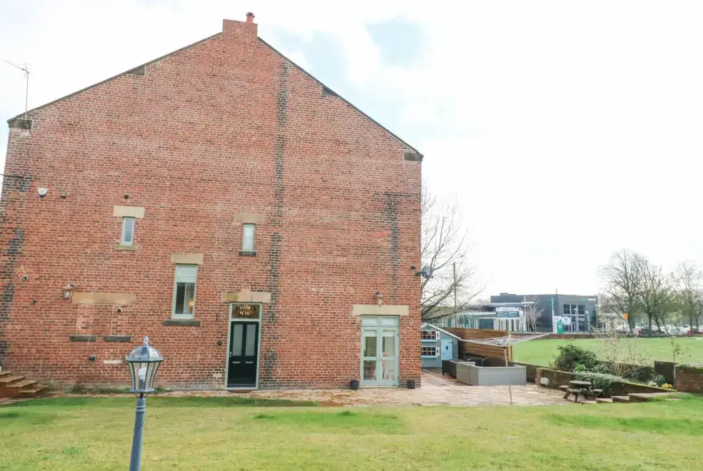 The Miners Hall Retreat, from the outside