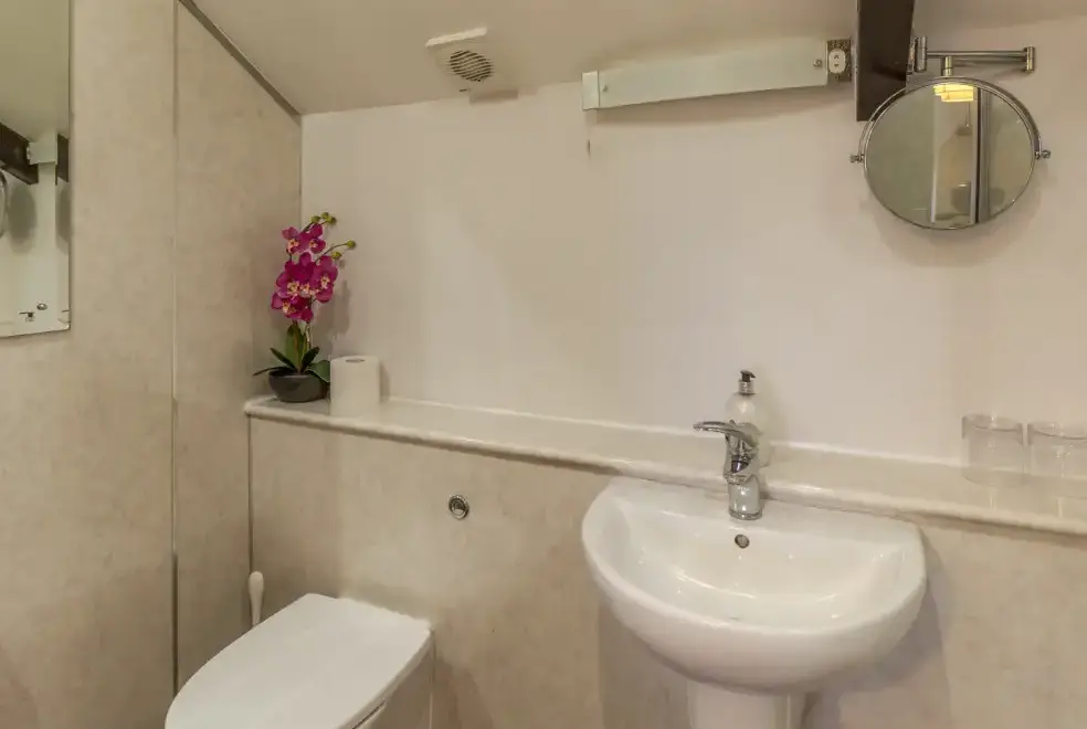 Loo at The Old Exchange