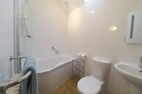 Family bathroom at The Old Milking Parlour, Somerset