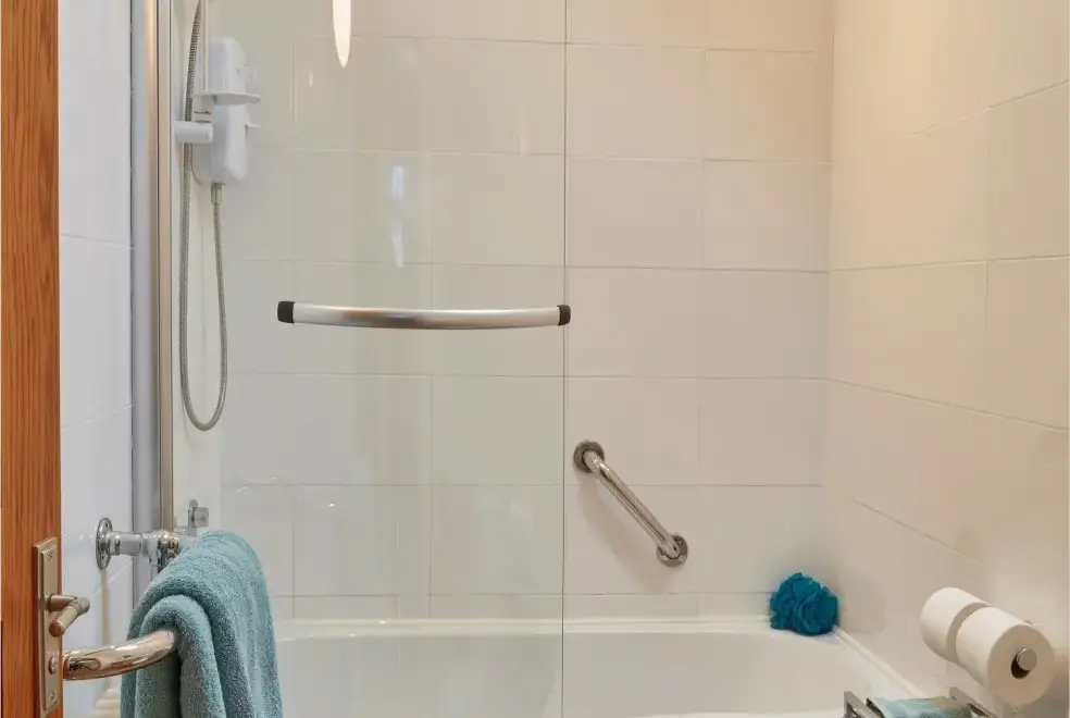 Family bathroom at The Old Milking Parlour