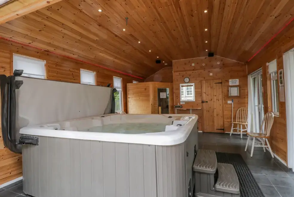 Shared Hot Tub at The Power House