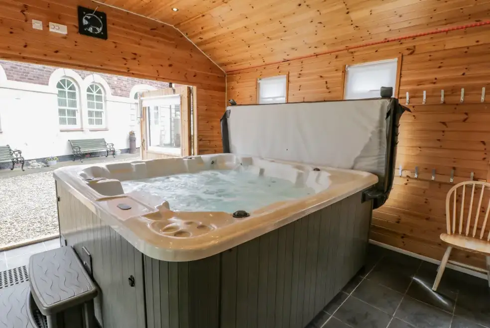 Private Hot Tub at The Power House