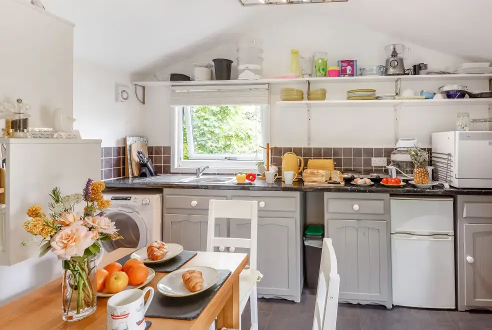 Kitchen/diner at The Shepherd's Hut