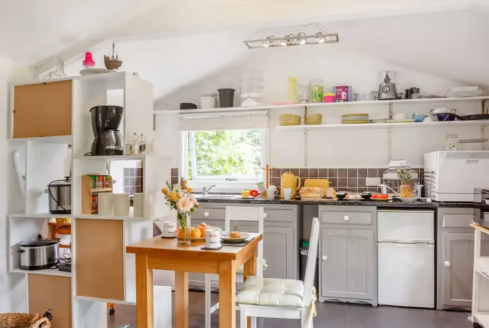 Kitchen/diner at The Shepherd's Hut