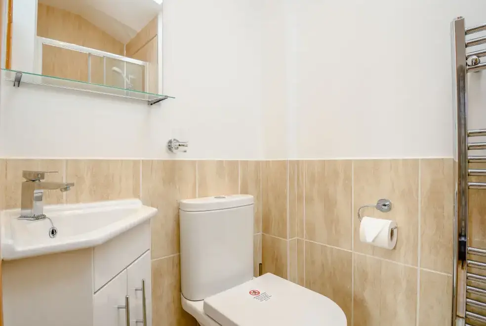 Loo at The Stable @ Rose Cottage