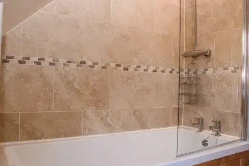 Family bathroom at The Turnip House, Shropshire
