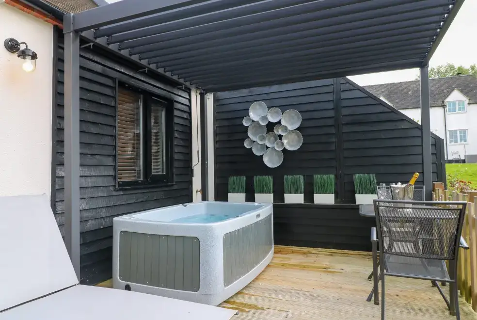 Private Hot Tub at The Wood Shed, Bank Top Farm