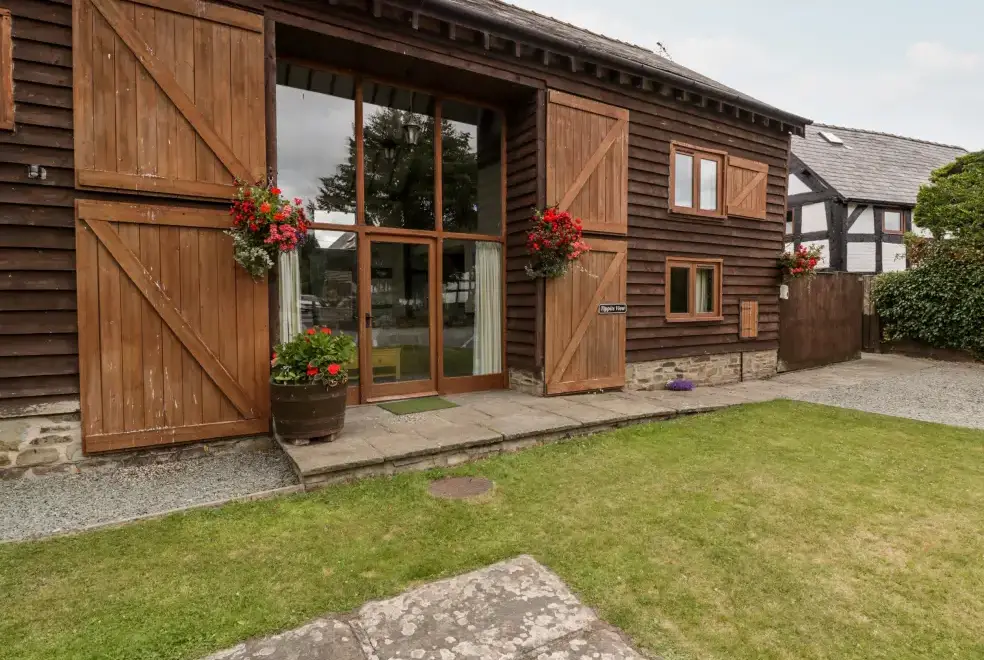 Tippets View, from the outside