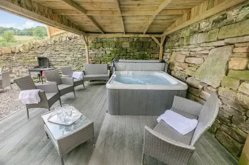 Private Hot Tub at Top Barn, West Yorkshire