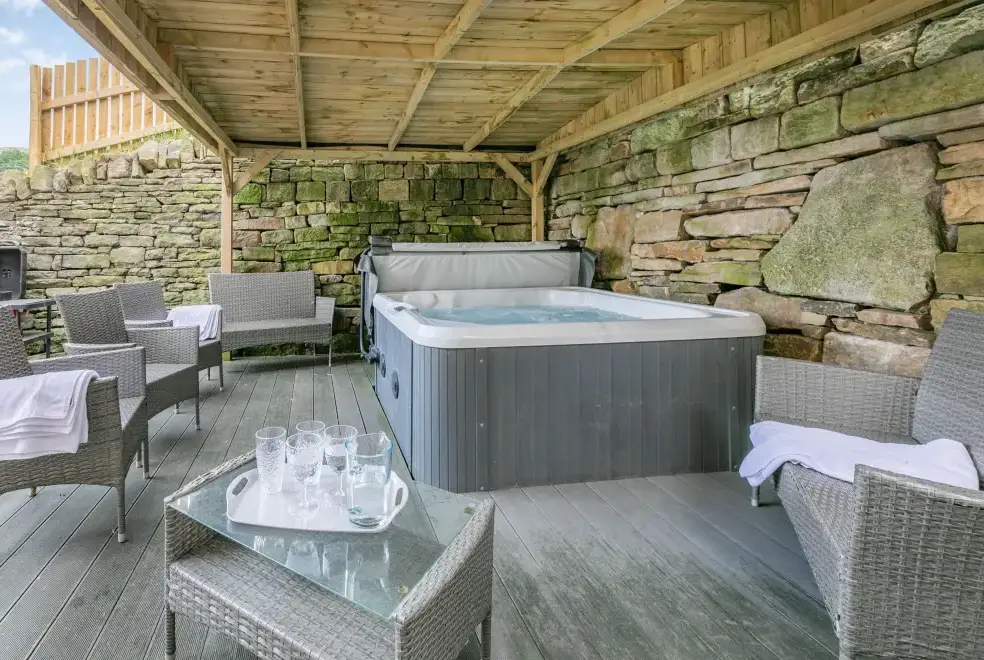 Private Hot Tub at Top Barn