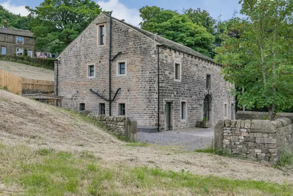 Top Barn, from the outside